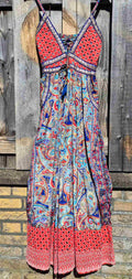 Boho maxi jurk paisley print blauw rood met kant en verstelbare bandjes Ibiza stijl