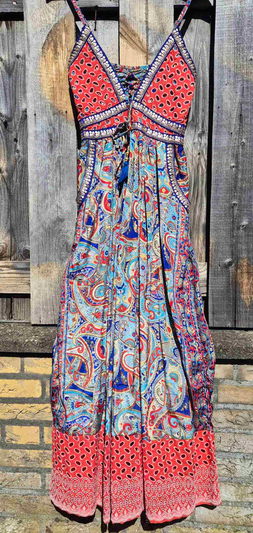 Boho maxi jurk paisley print blauw rood met kant en verstelbare bandjes Ibiza stijl