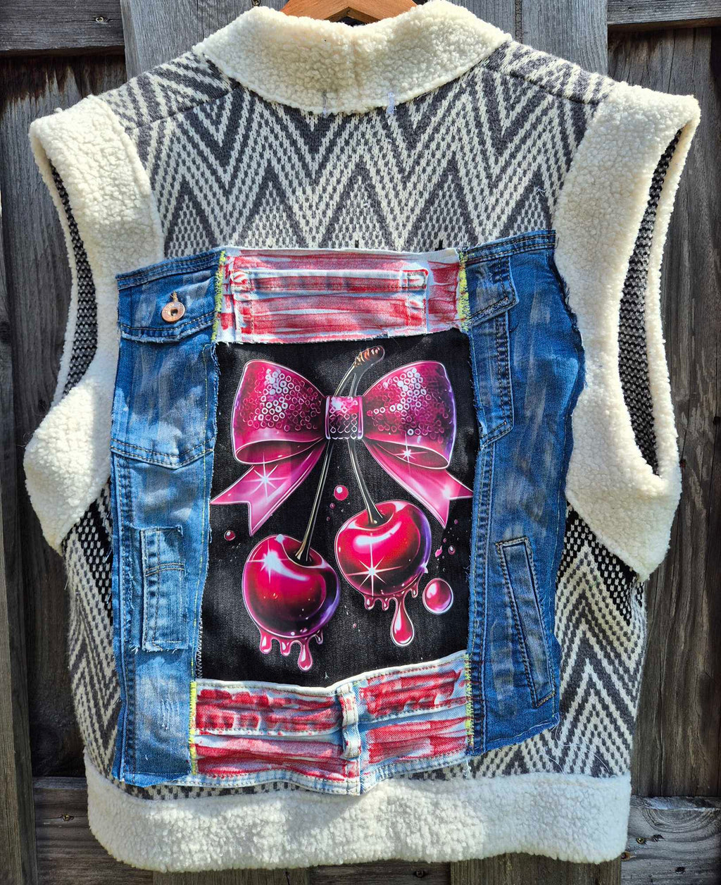 Handgemaakt vest met teddy en denim achterkant detail