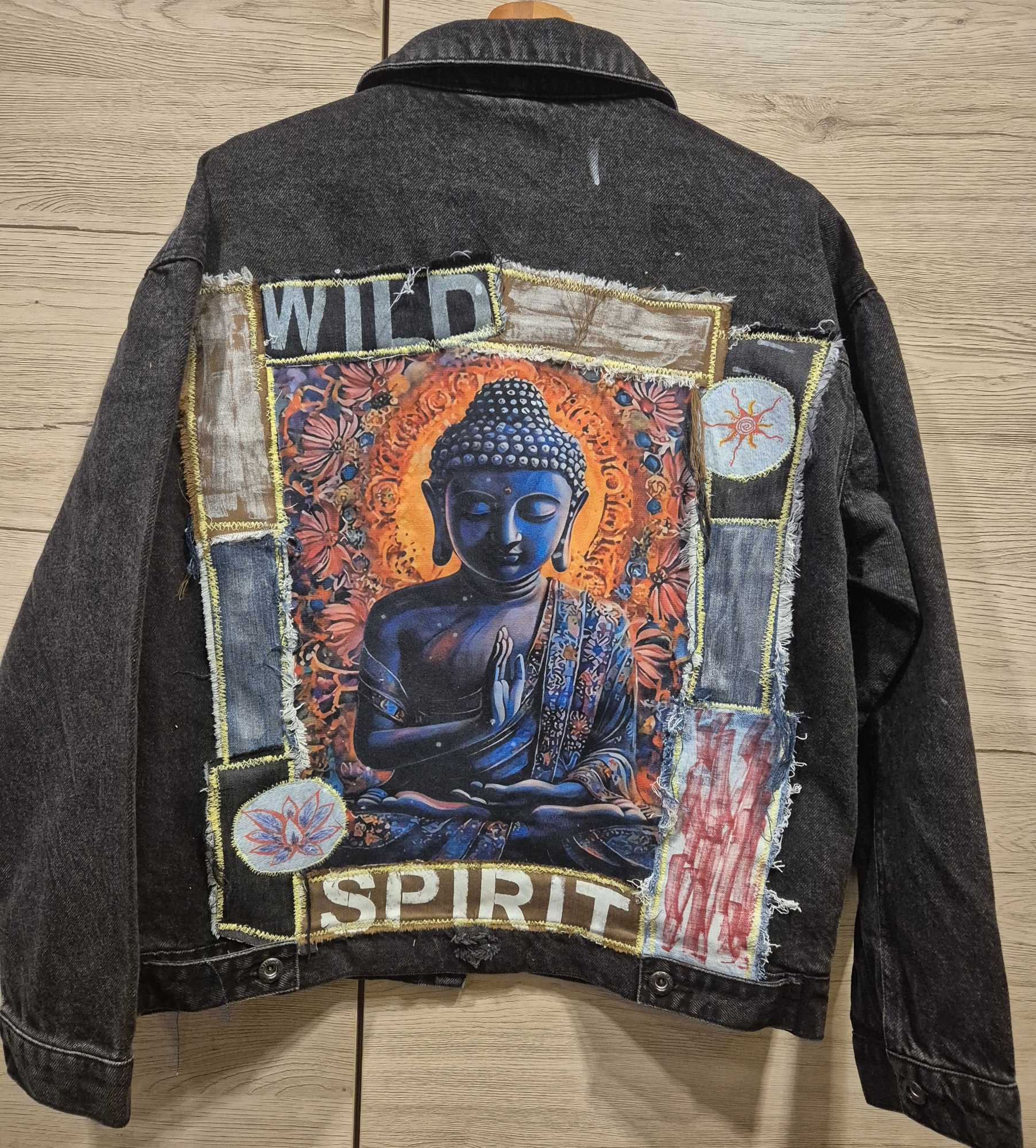 Handgemaakt denim jasje achterkant detail patchwork