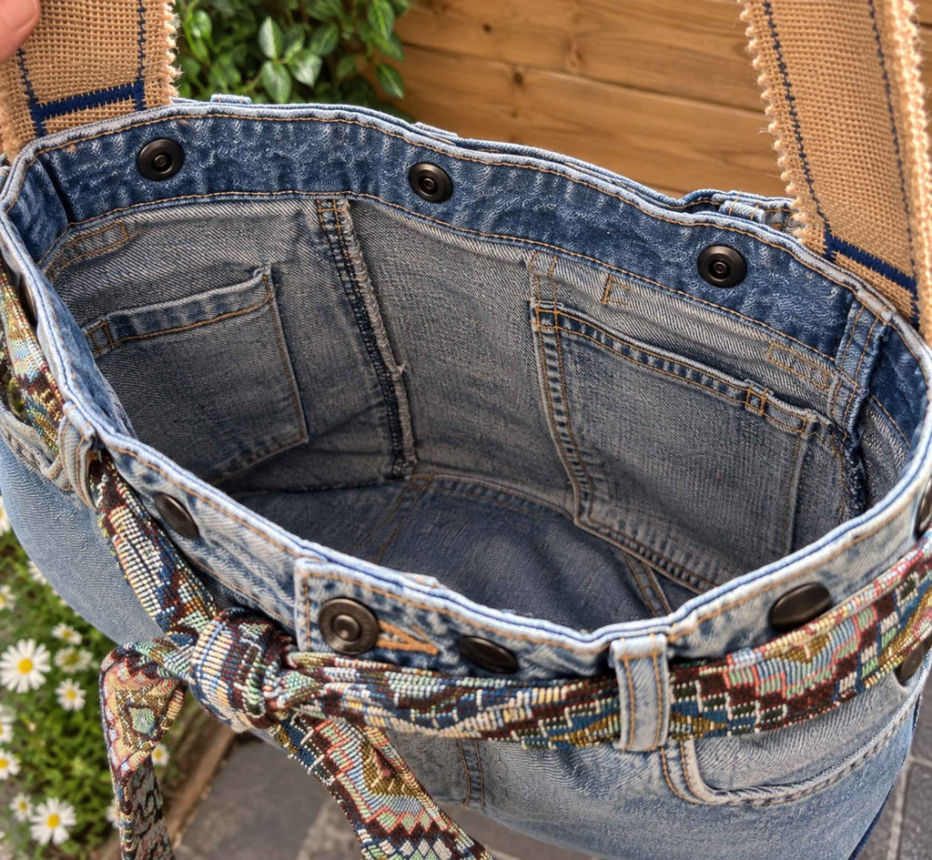 One of a Kind Upcycled Denim Schoudertas