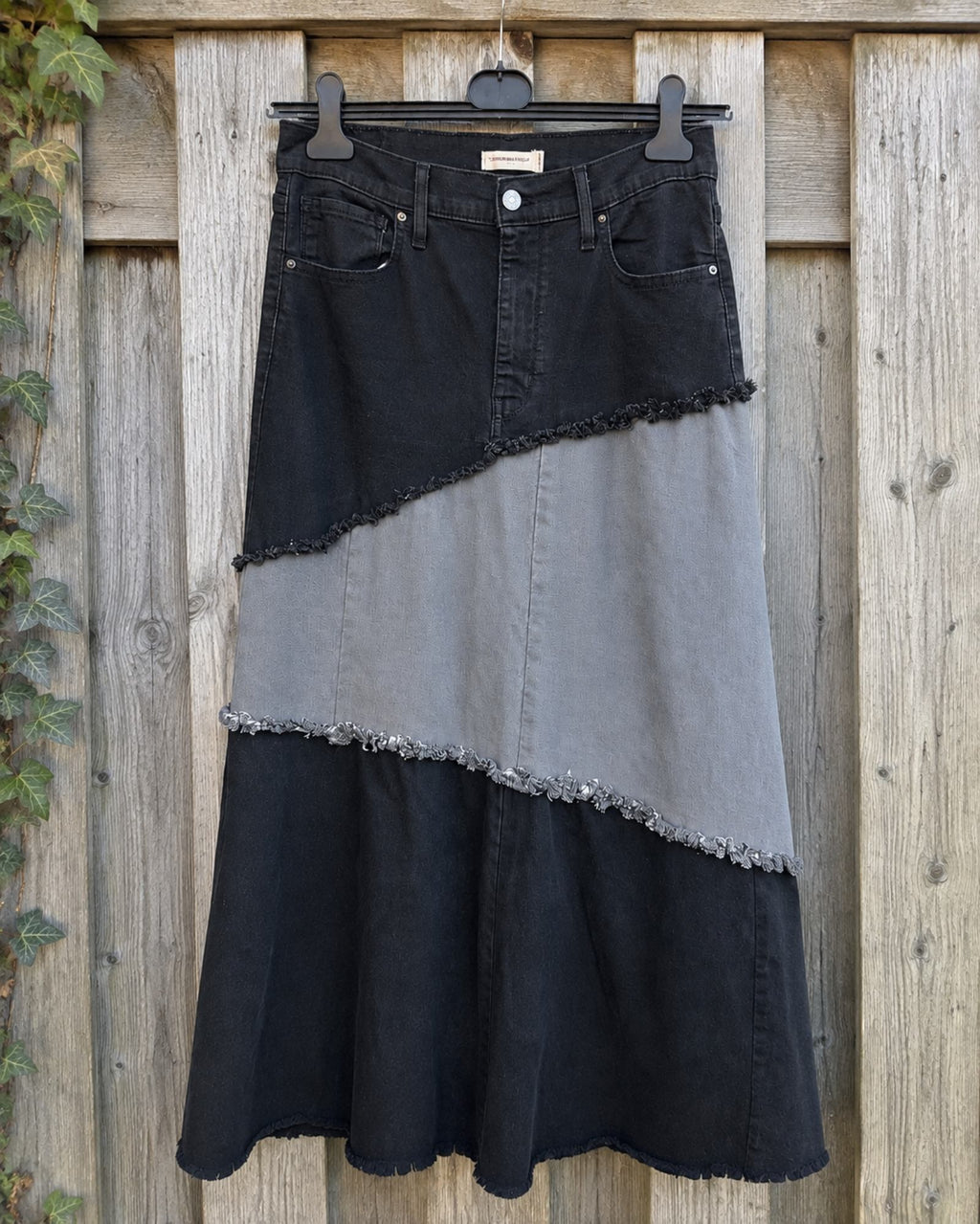 One of a Kind Upcycled Levi's Patchwork Rok – Zwart & Grijs