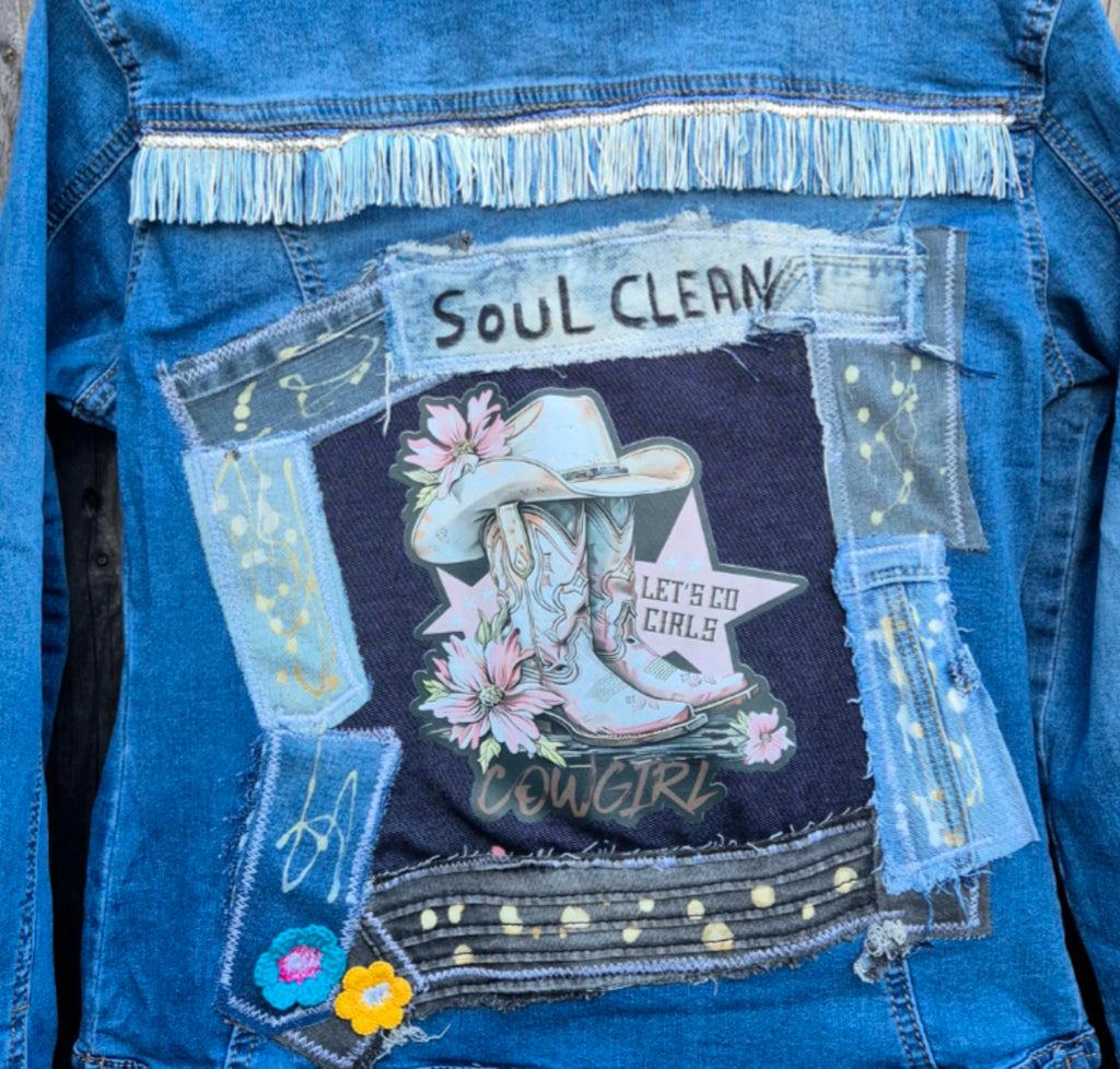 Detail patch upcycled denim jasje