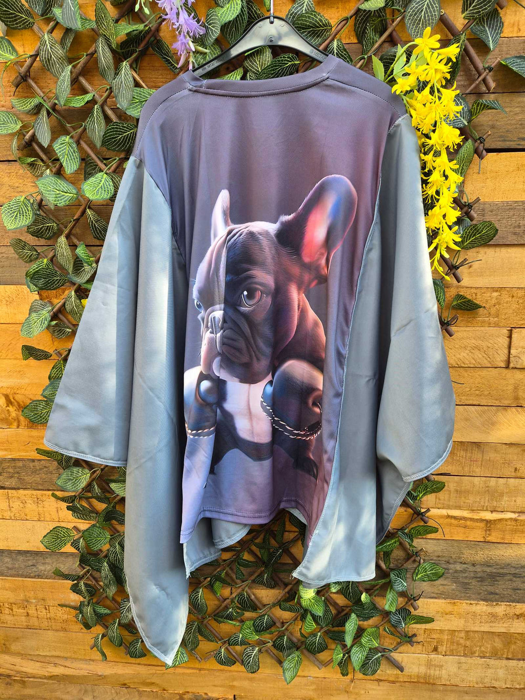 Upcycled Bulldog boho top achterzijde op hanger met bulldogprint