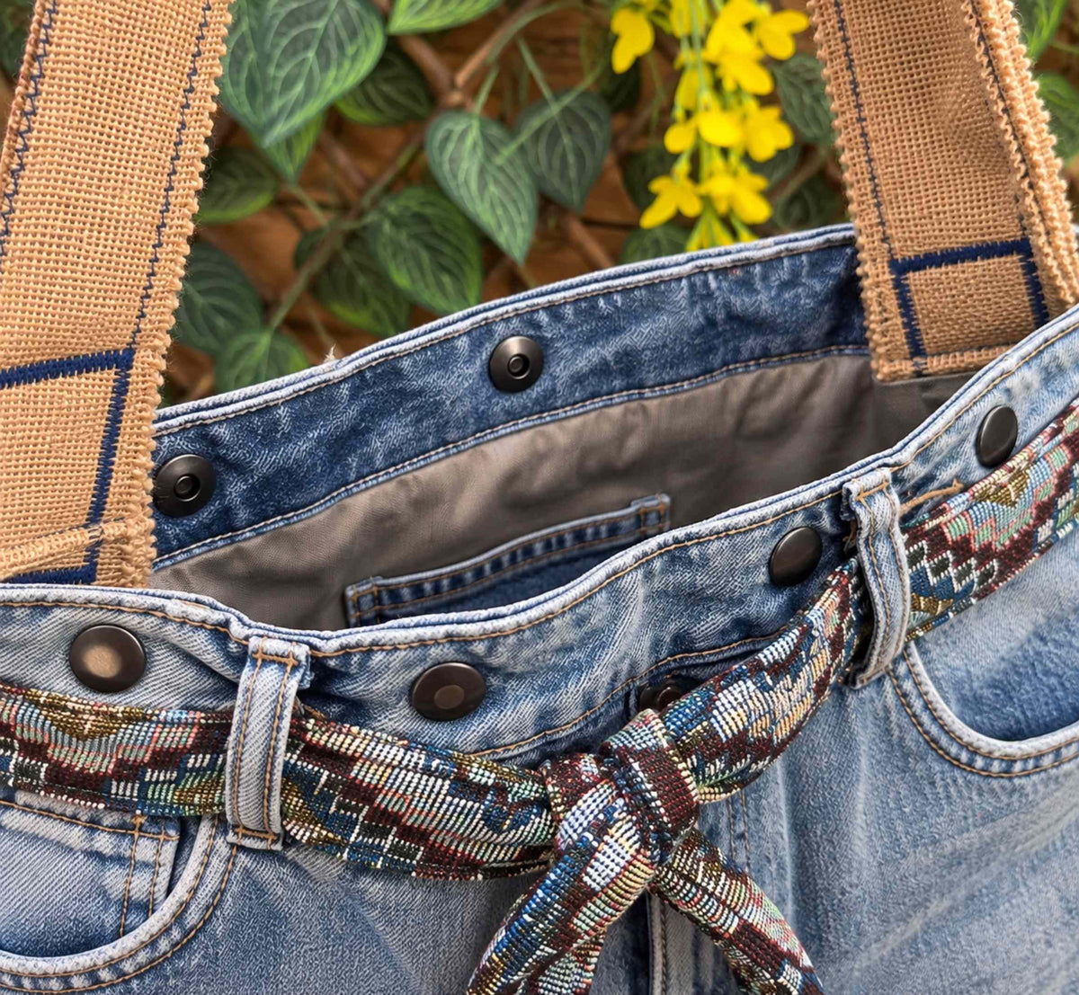 One of a Kind Upcycled Denim Schoudertas