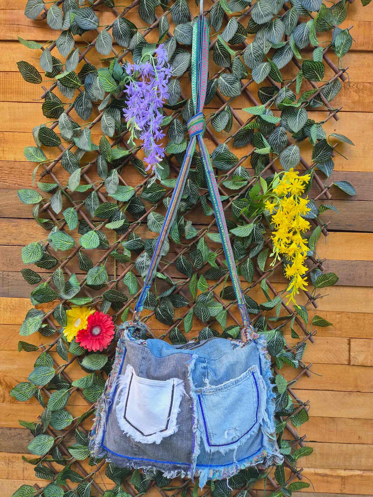 Achterkant One of a Kind upcycled denim tas