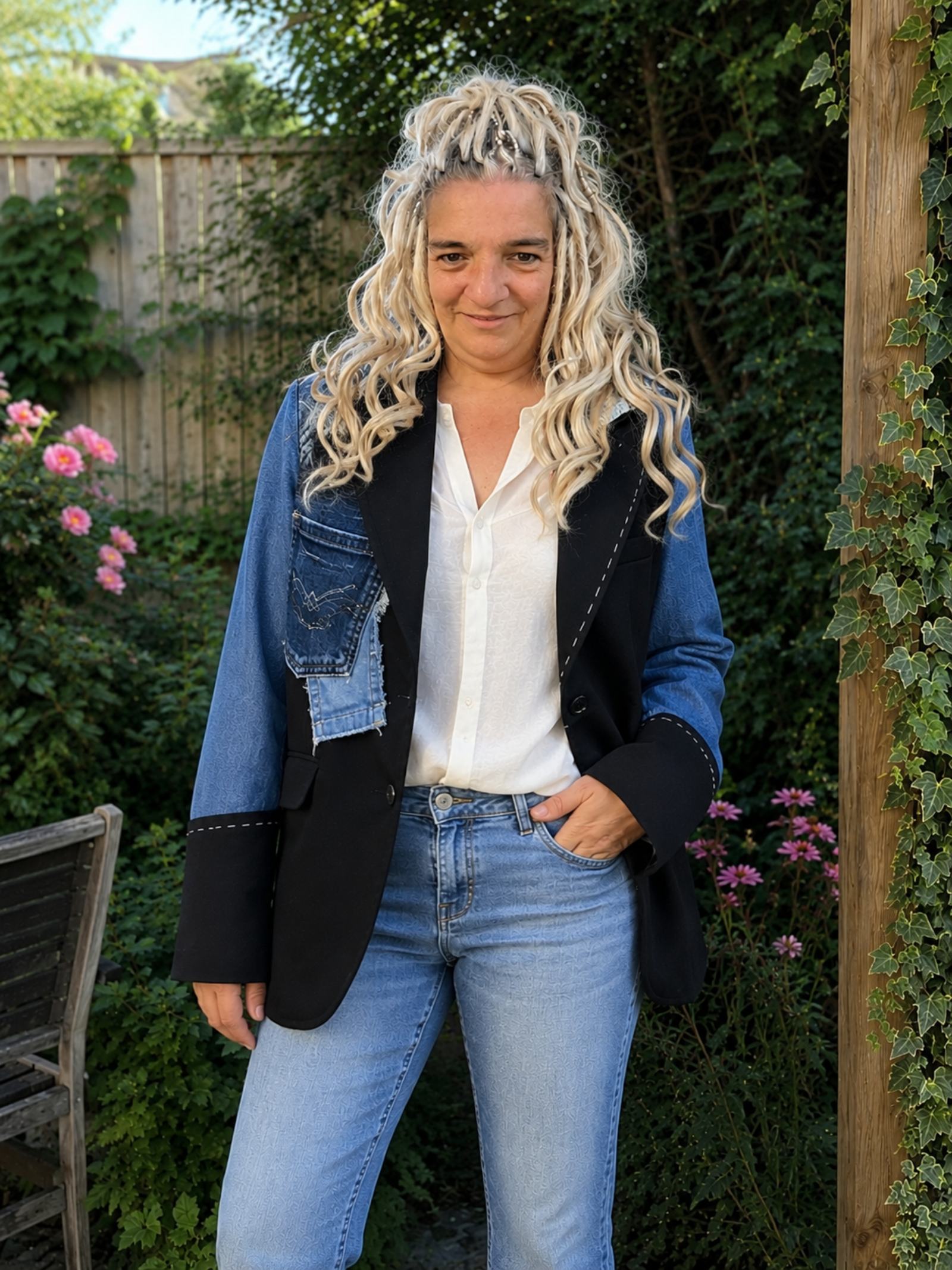 One of a Kind handgemaakt upcycled denim colbert van vintage blazer met gerecyclede jeansdetails - Old New Atelier