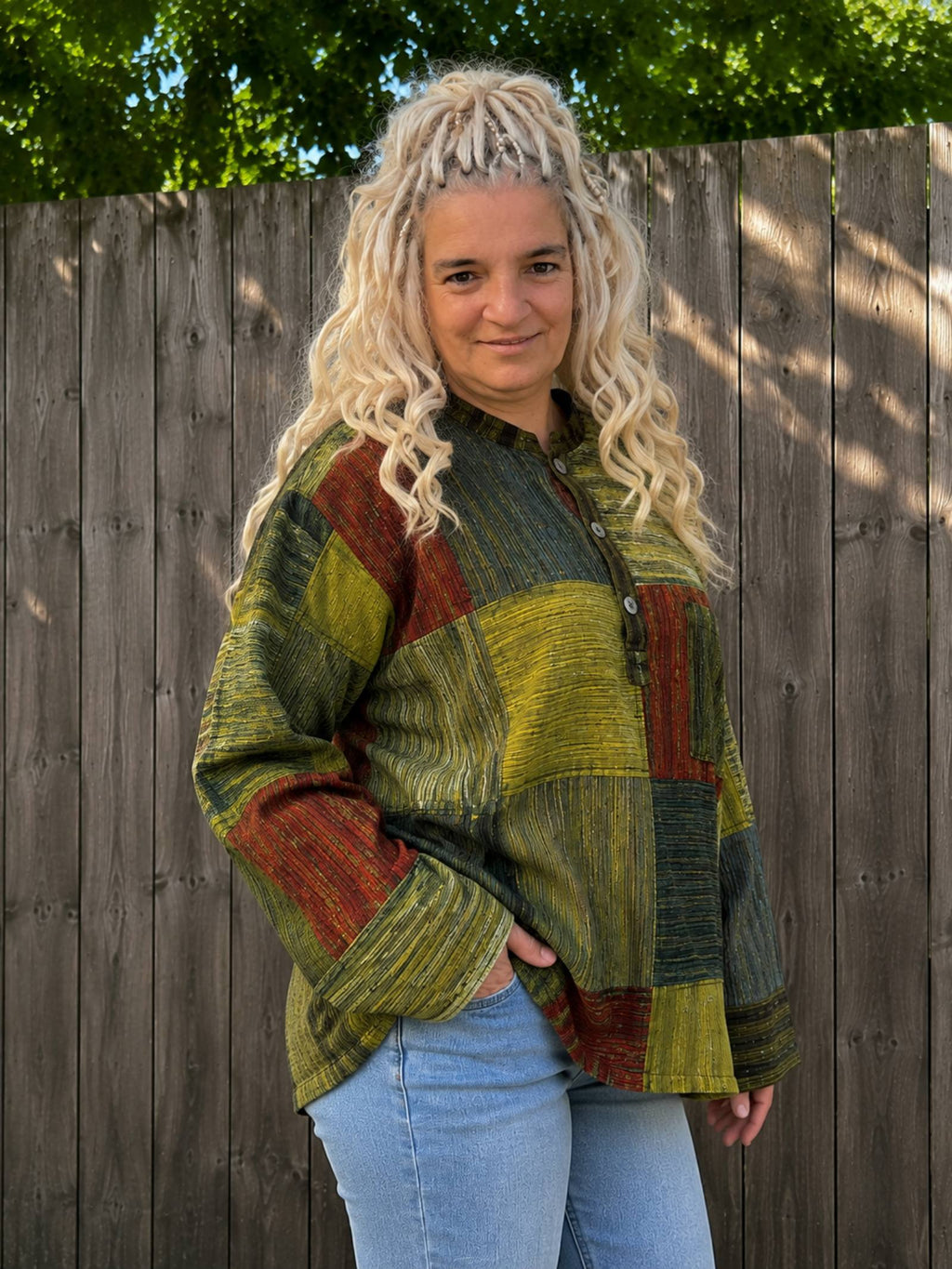 Earth Soul boho patchwork blouse in driekwart vooraanzicht
