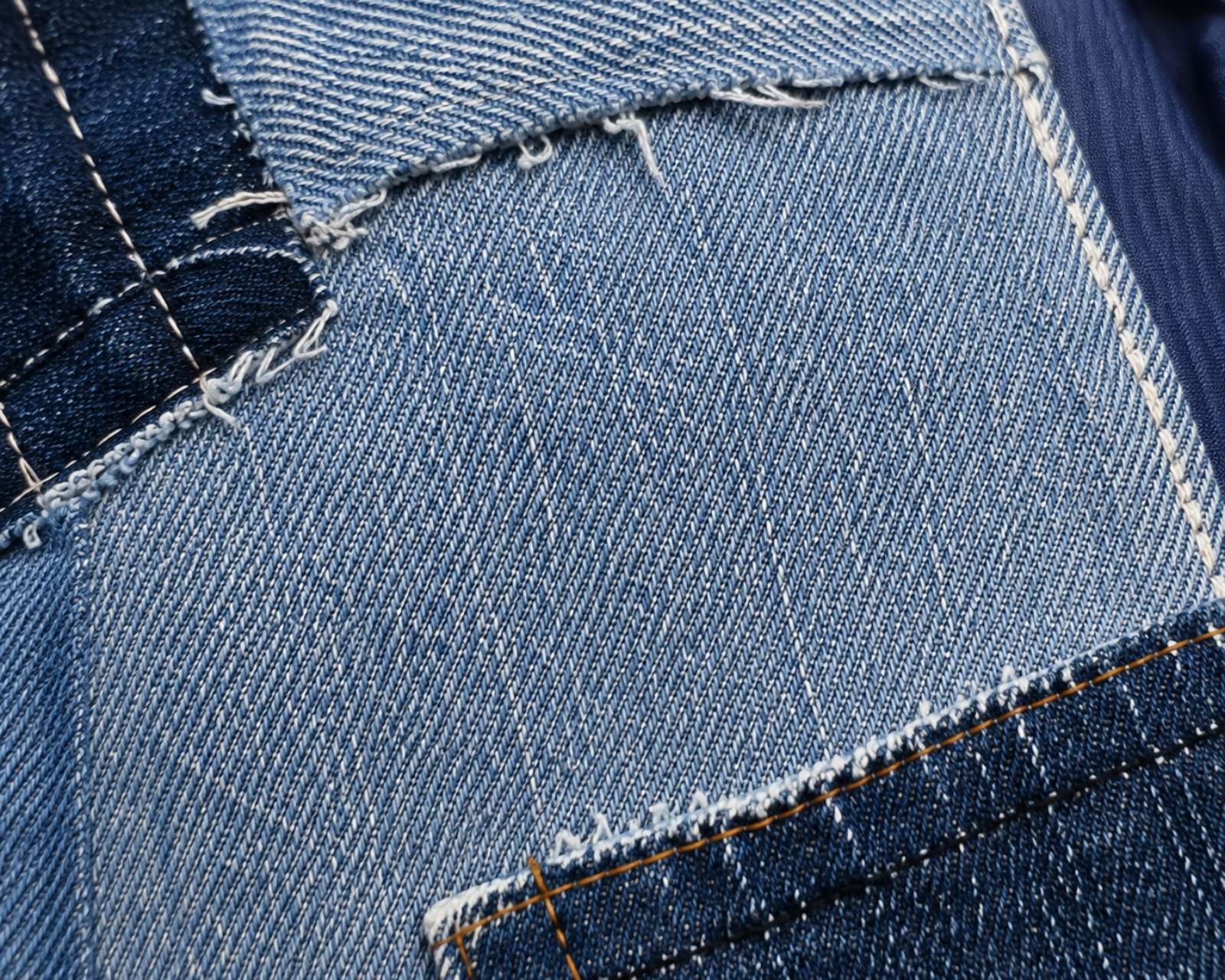 One of a Kind Levi's Patchwork Denim Hesje L/XL – Handgemaakt & Upcycled