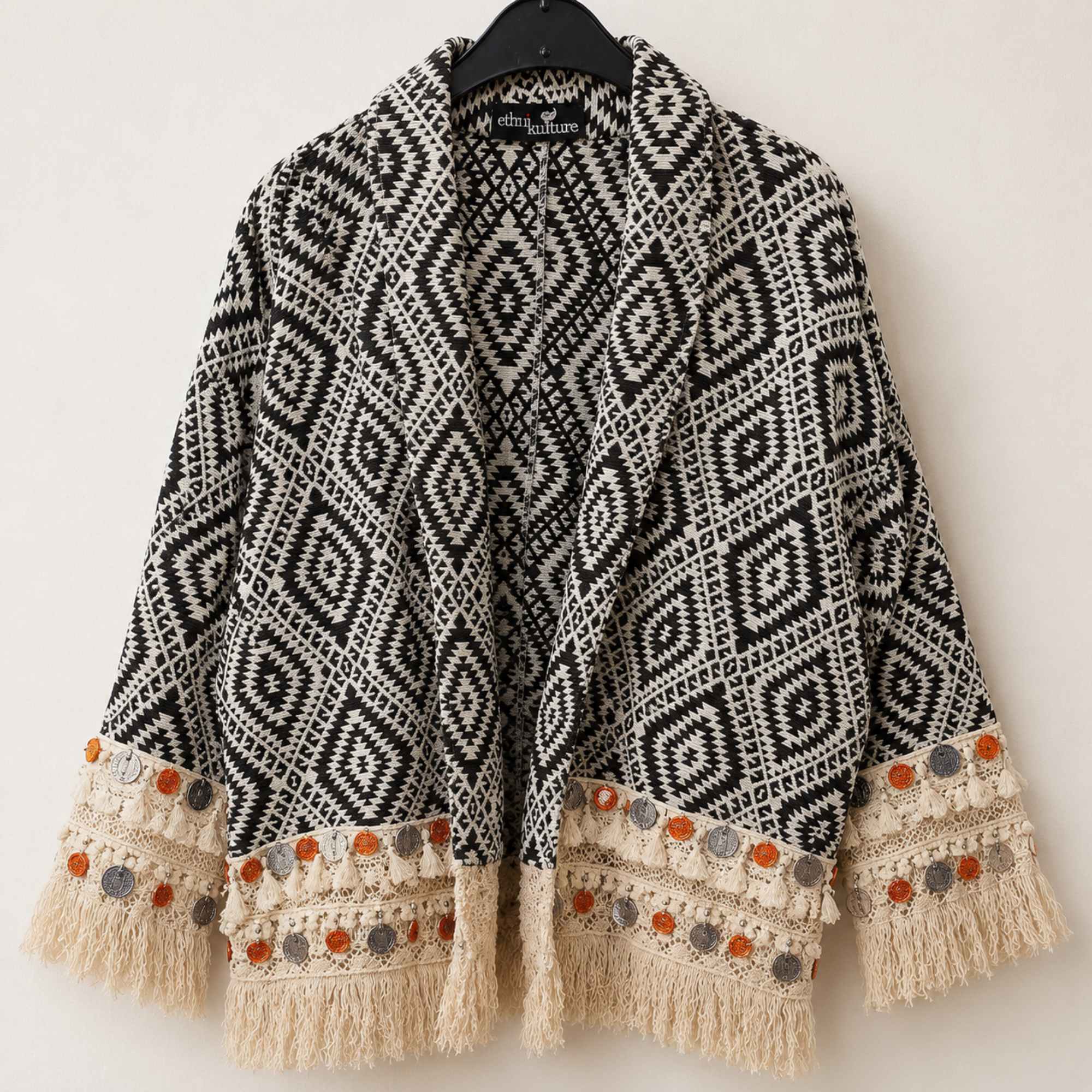Boho kimono jasje zwart crème handgemaakt in India voorkant.