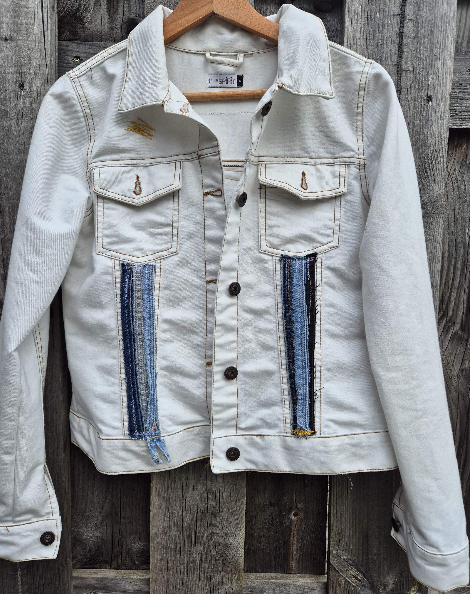 Upcycled denim jasje voorkant handgemaakt