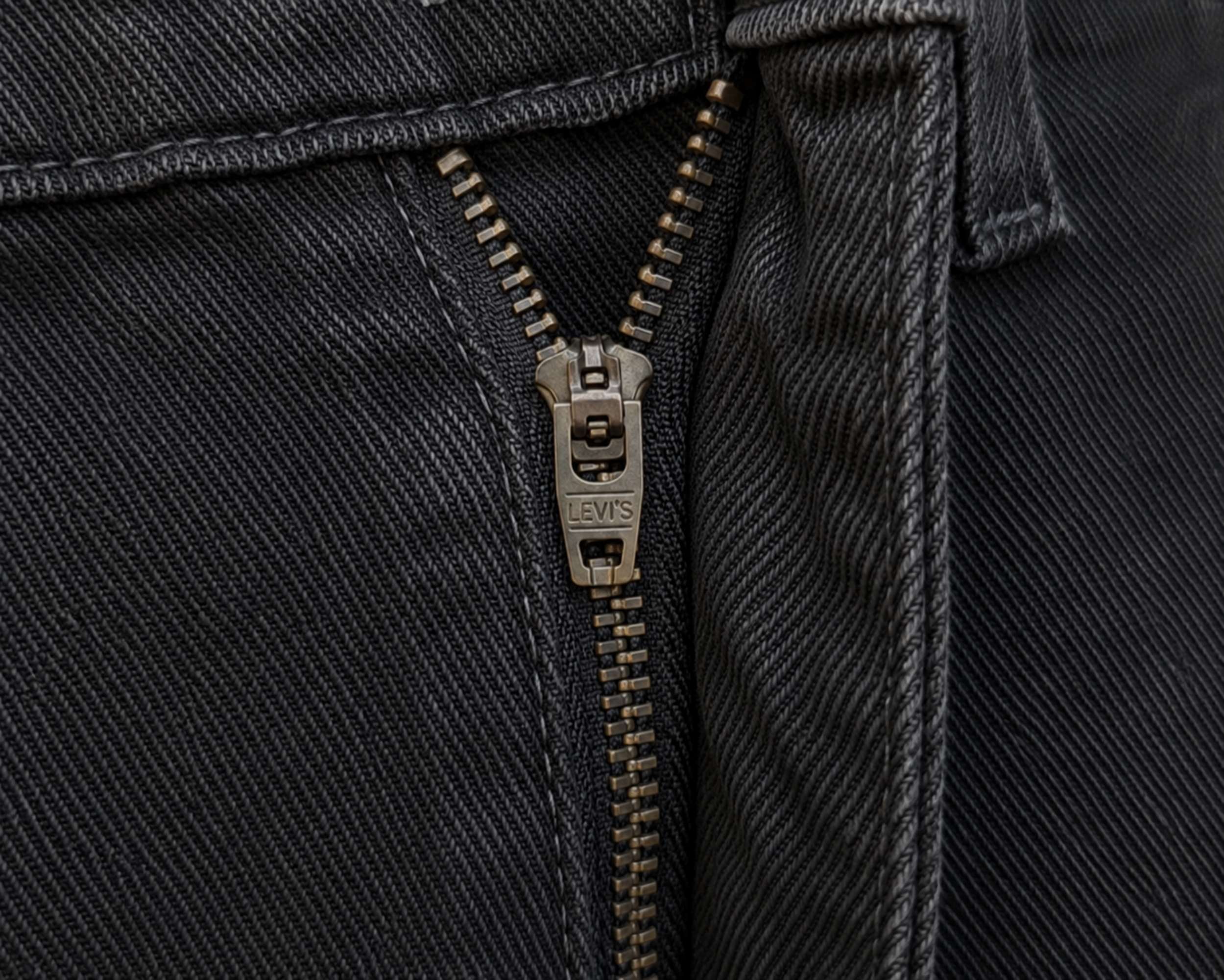 One of a Kind Upcycled Levi's Patchwork Rok – Zwart & Grijs