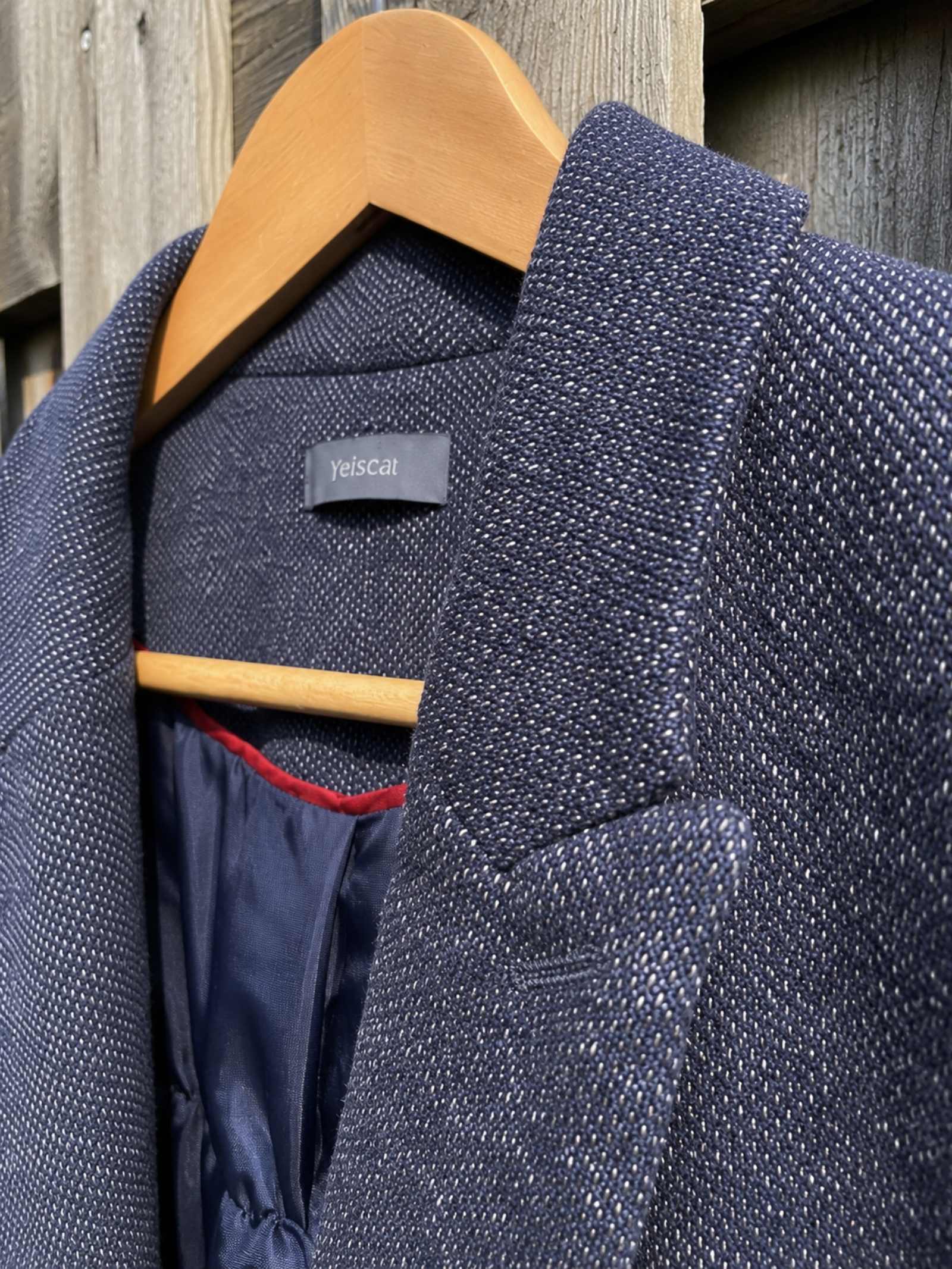 Detail van revers en kraag van One of a Kind Power Rebel blazer - Old New Atelier