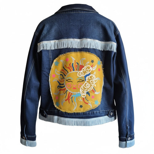 upcycled denim jasje met zon patch op de achterkant boho patchwork stijl Old New Atelier