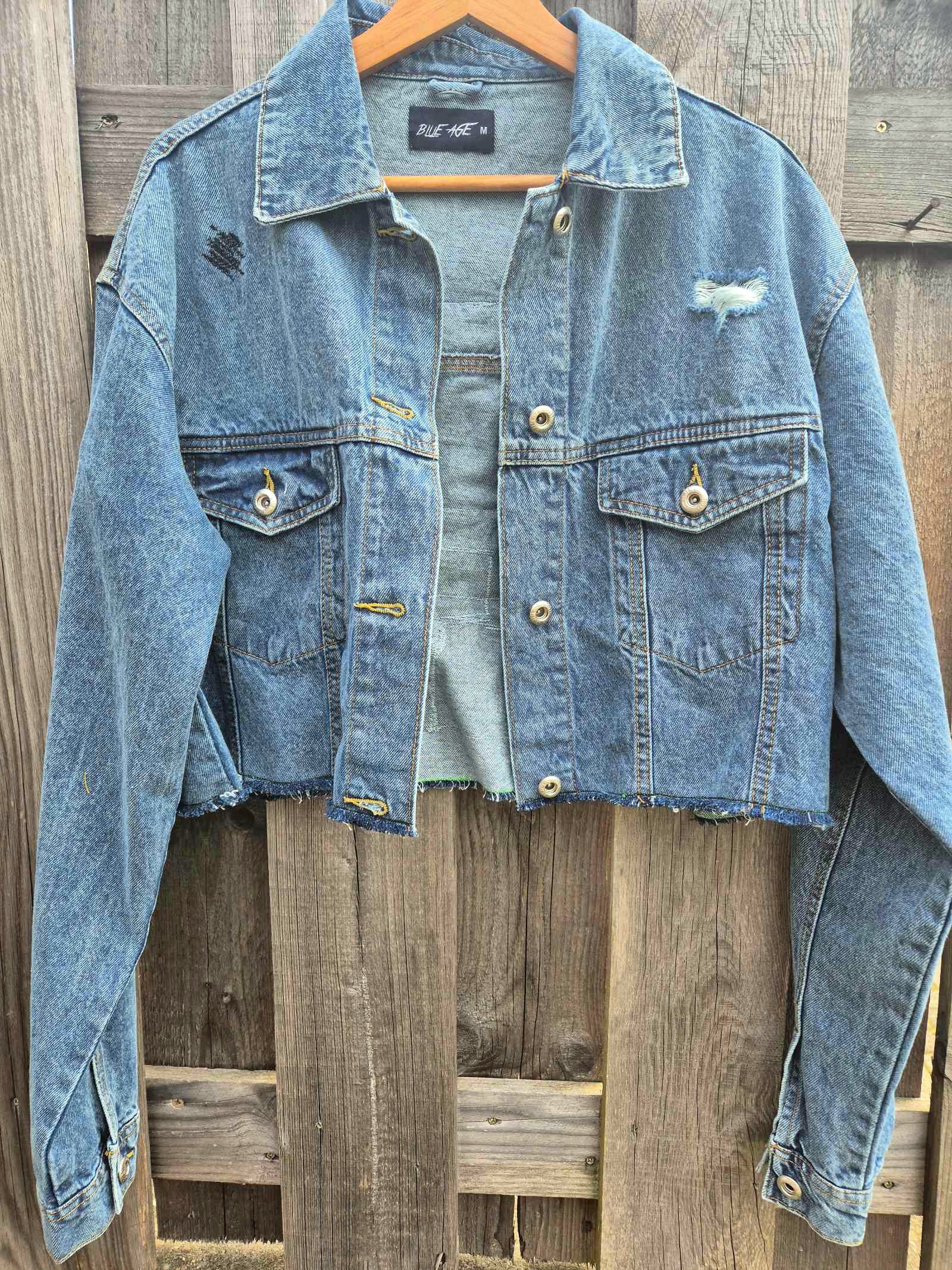 Handgemaakt upcycled denim jasje voorkant – OldNew Atelier