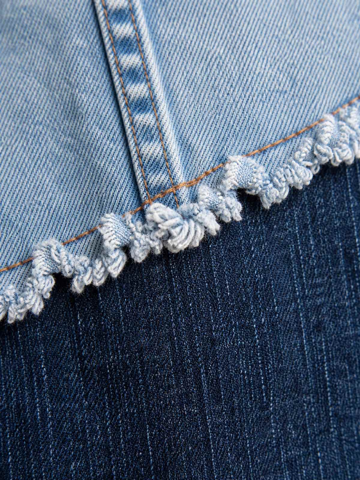 Upcycled denim naad detail licht donker