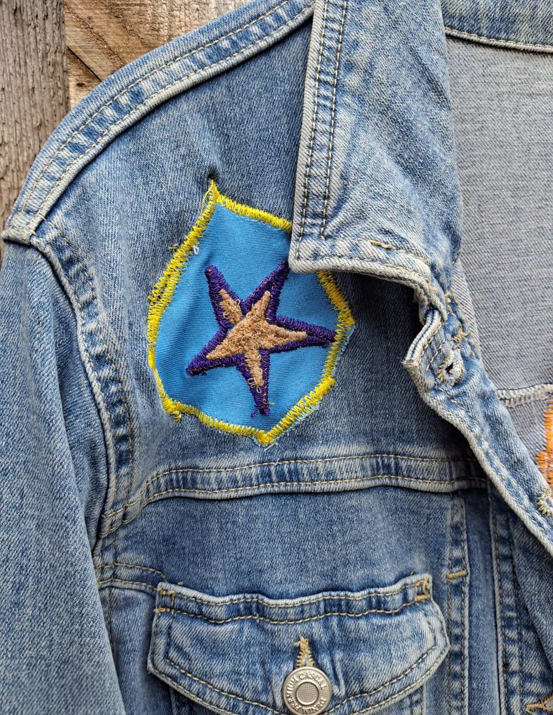 Geborduurde ster patch op denim jacket