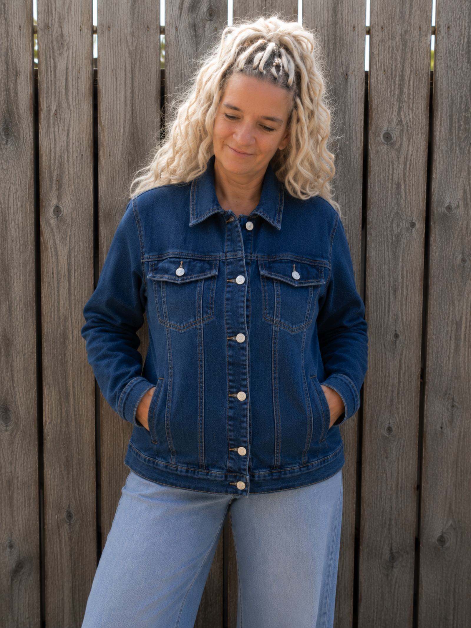 Wait a Minute one of a kind upcycled denim jasje voorkant gedragen - Old New Atelier