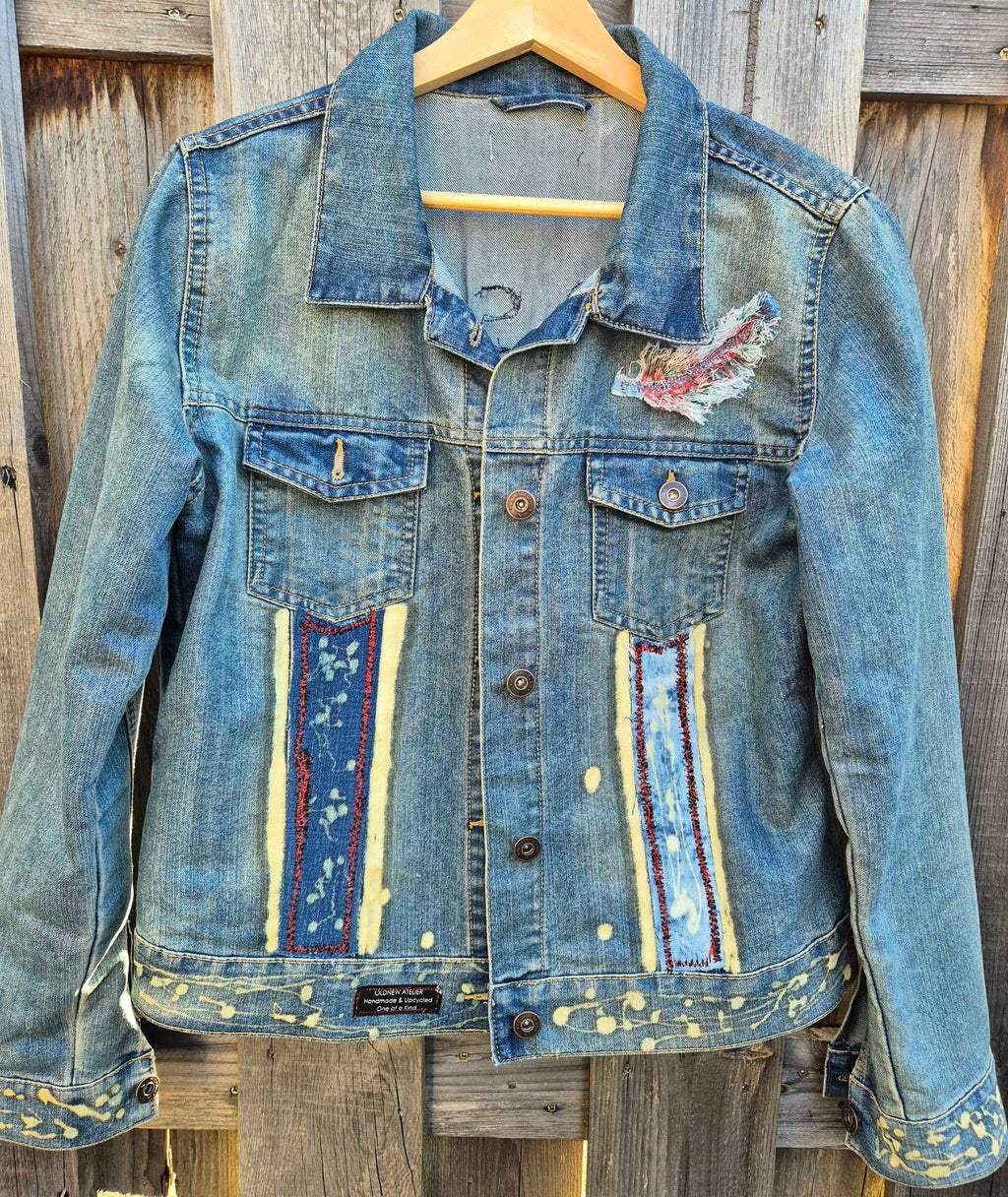 Voorkant upcycled denim jacket handmade atelier