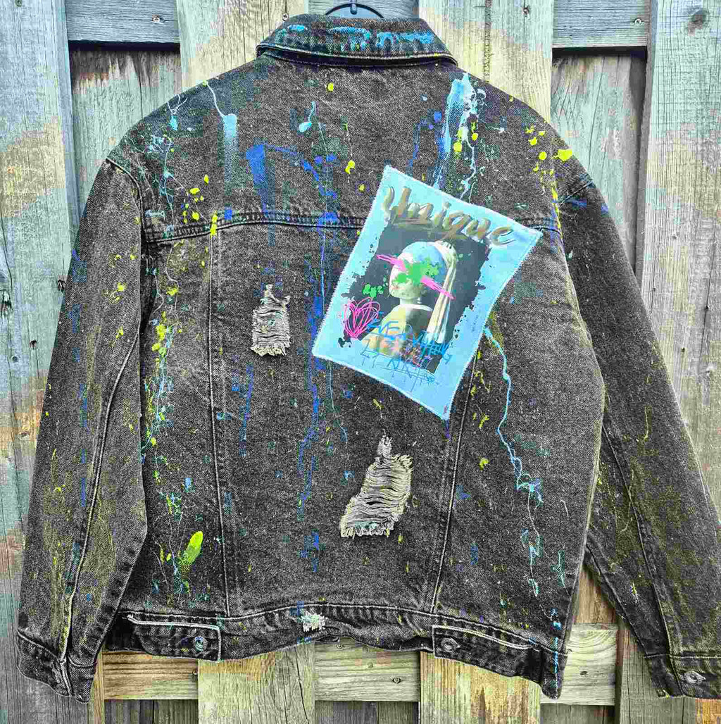 Upcycled denim jasje achterkant unieke patch one of a kind boho festival stijl