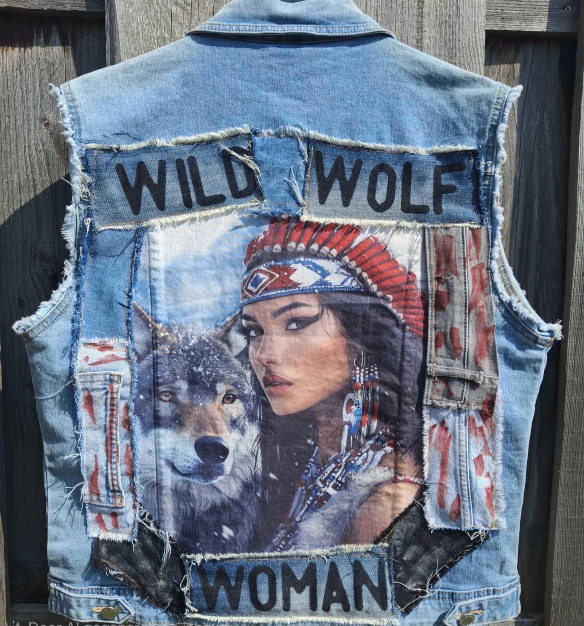 Handgemaakt denim vest achterkant wolf print
